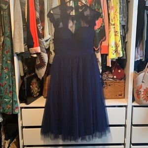 Gorgeous navy blue formal dress 😻